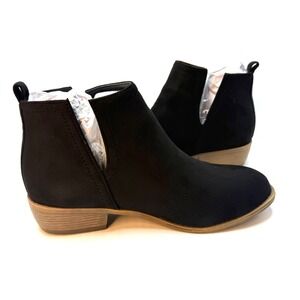 Journee Collection Women's Rimi Notched Ankle Stacked Heel Booties Black Size 9W